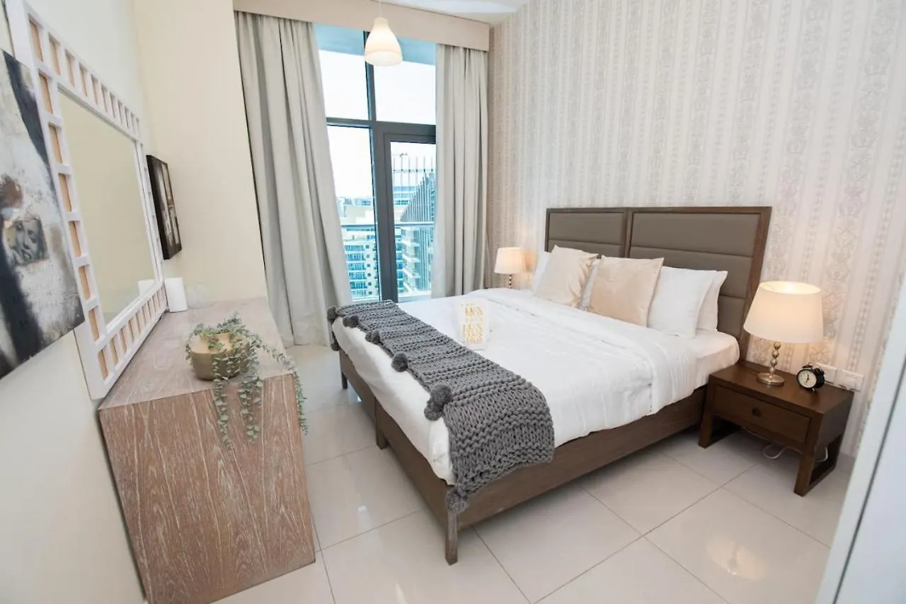 Spacious 3-Bedroom With Stunning Views In Dubai Marina Apartment