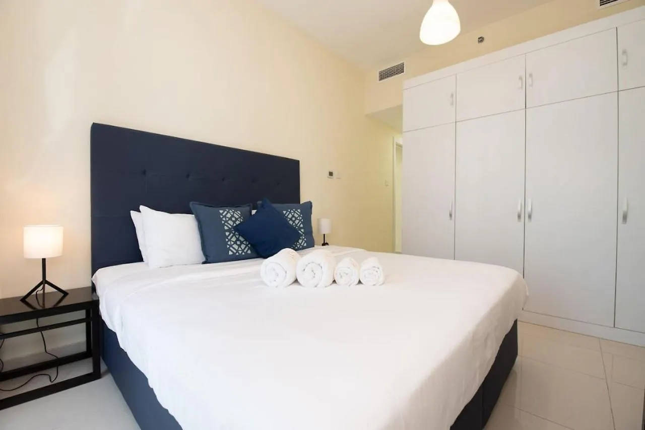 Apartment Spacious 3-Bedroom With Stunning Views In Dubai Marina United Arab Emirates