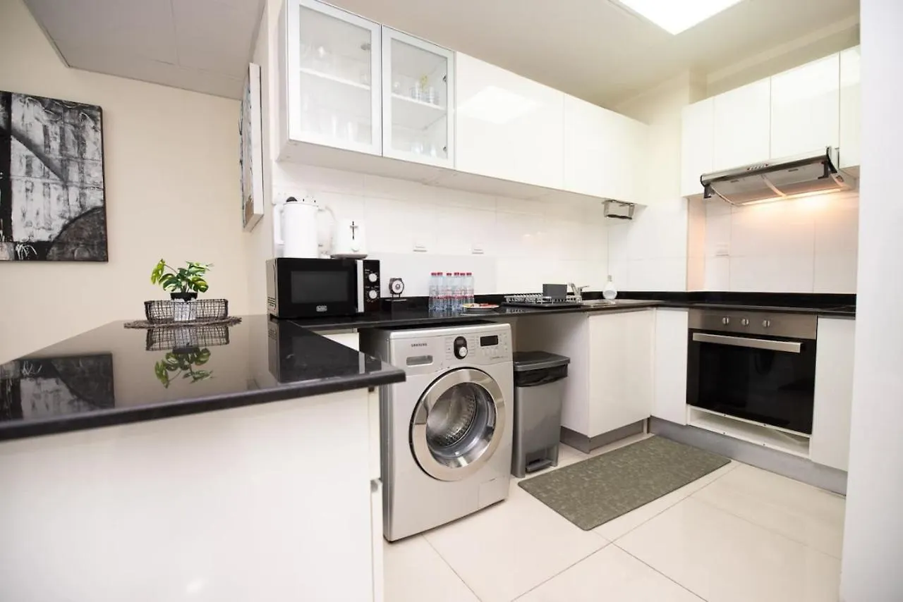 Spacious 3-Bedroom With Stunning Views In Dubai Marina Apartment