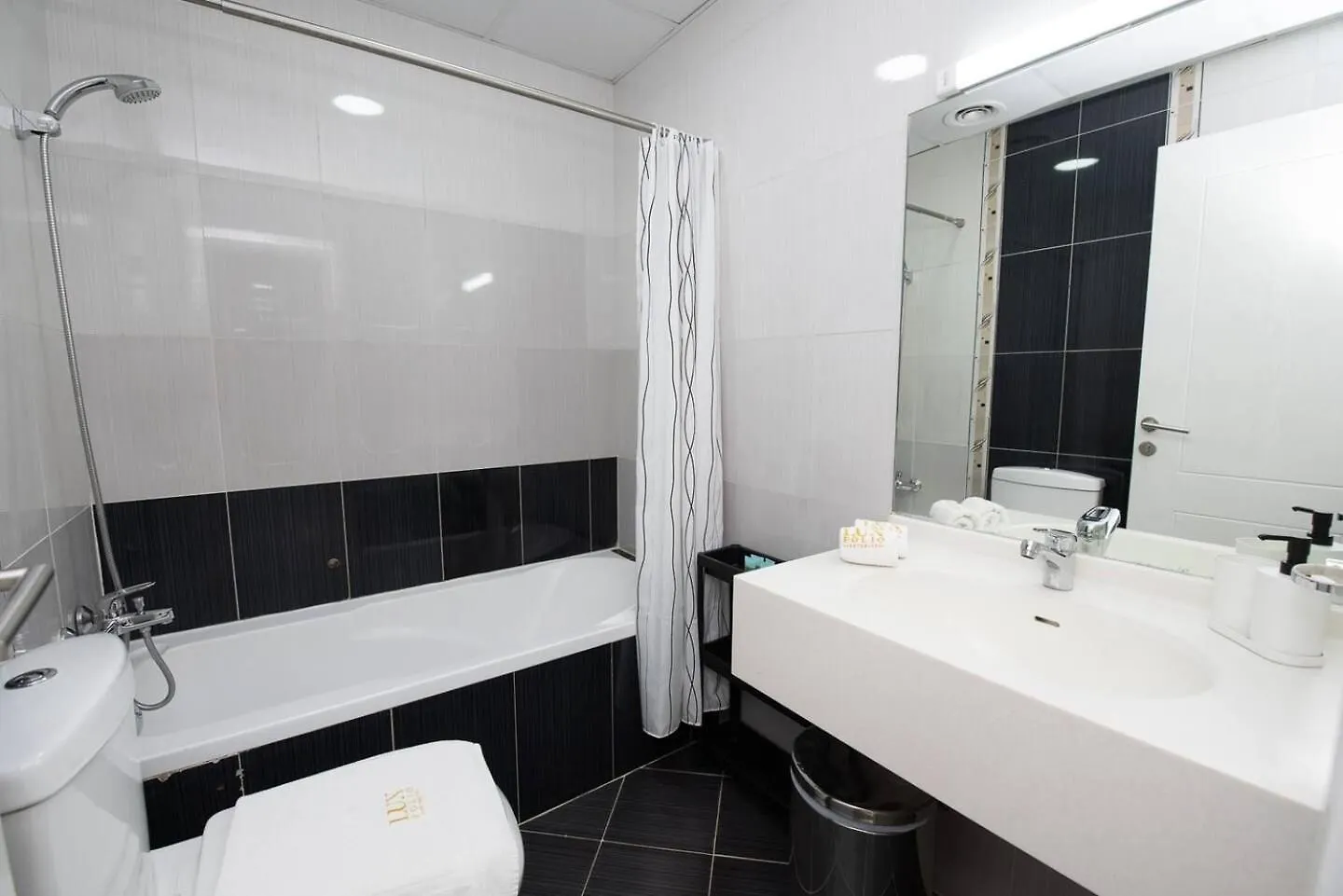 Apartment Spacious 3-Bedroom With Stunning Views In Dubai Marina